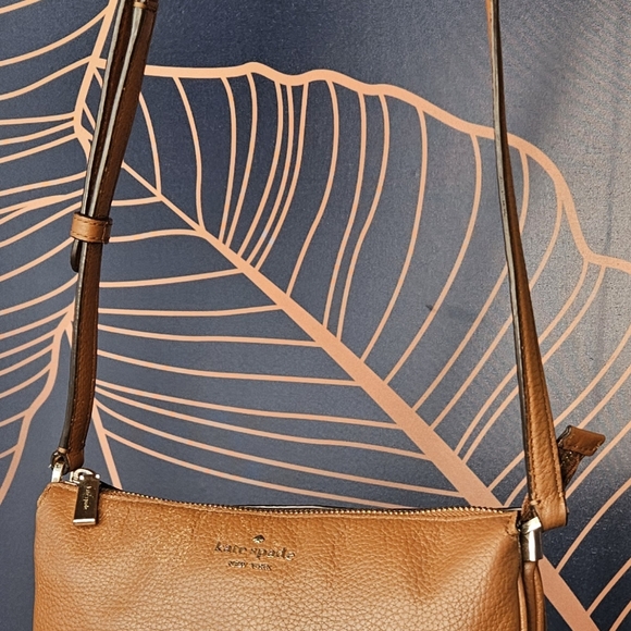 KATE SPADE NEW YORK Vintage Tan Leather Shoulder Bag - Picture 3 of 11